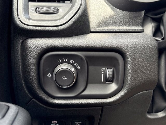 2026 RAM Ram 1500 RAM 1500 TRADESMAN CREW CAB 4X2 5'7' BOX