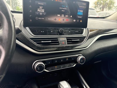 2023 Nissan Altima SR