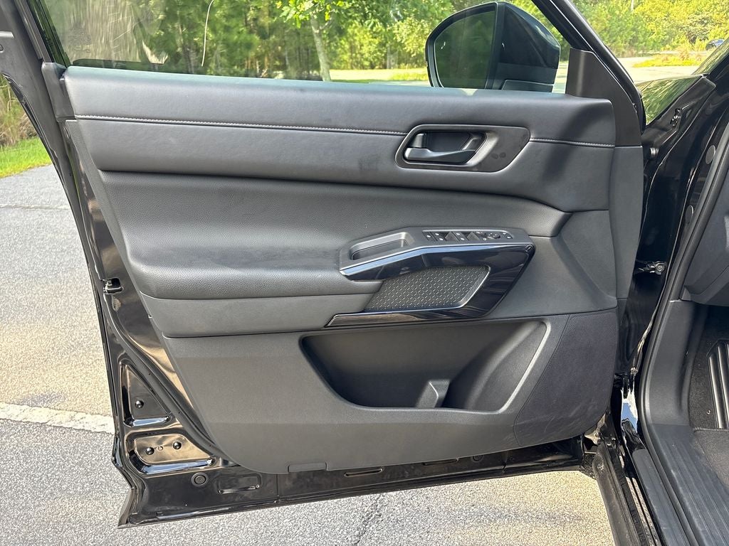 2026 Nissan Pathfinder S