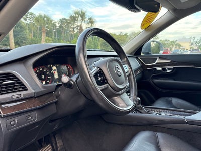 2018 Volvo XC90 T5 Momentum