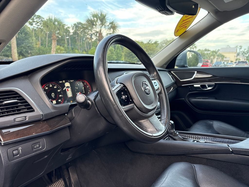 2018 Volvo XC90 T5 Momentum