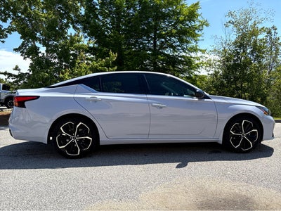 2025 Nissan Altima SR