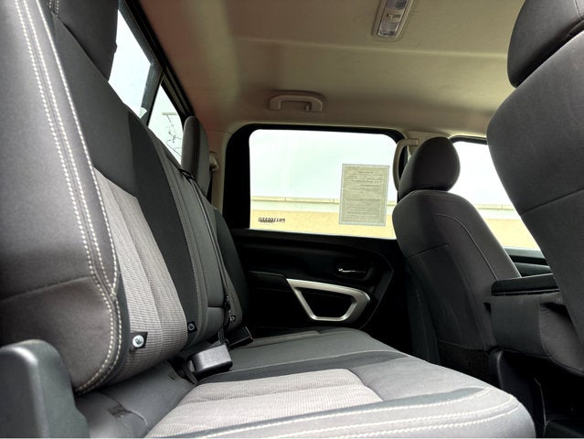 2023 Nissan Titan SV