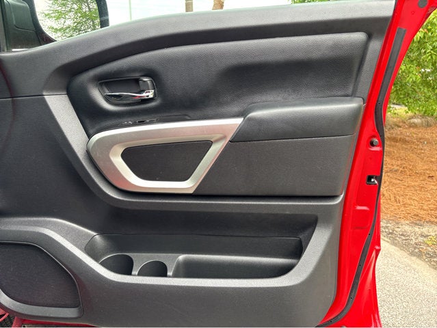 2023 Nissan Titan SV