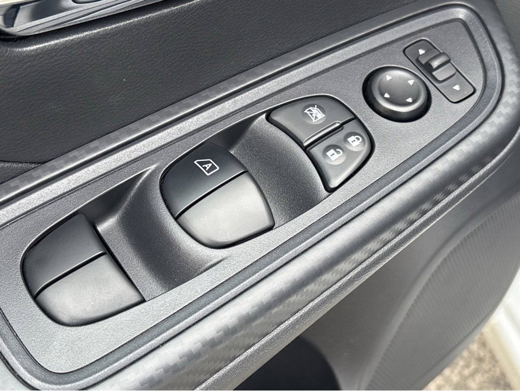2024 Nissan Versa 1.6 SV