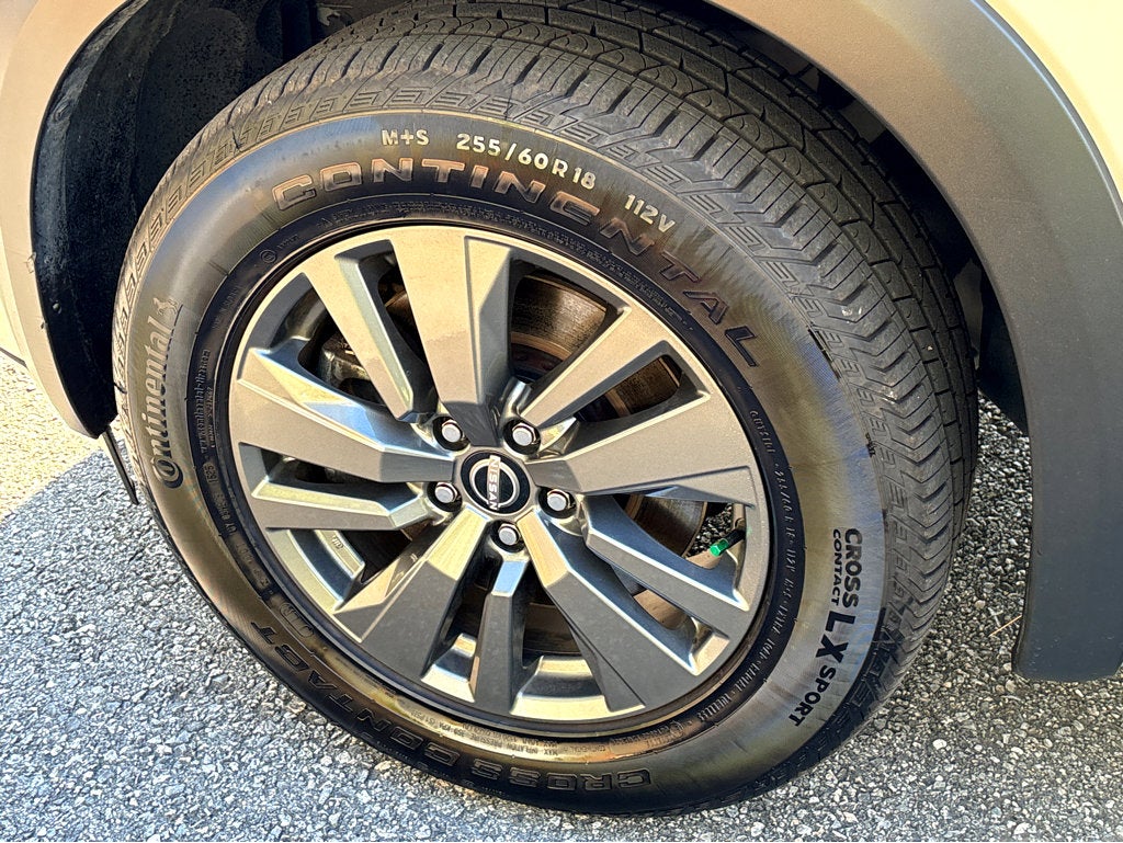 2024 Nissan Pathfinder SV