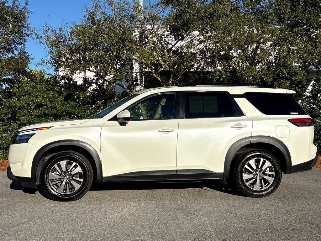 2024 Nissan Pathfinder SV