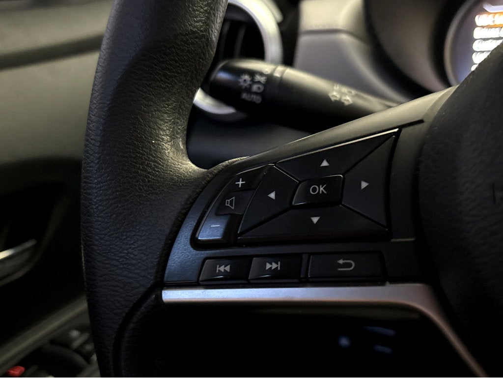 2022 Nissan Versa SV