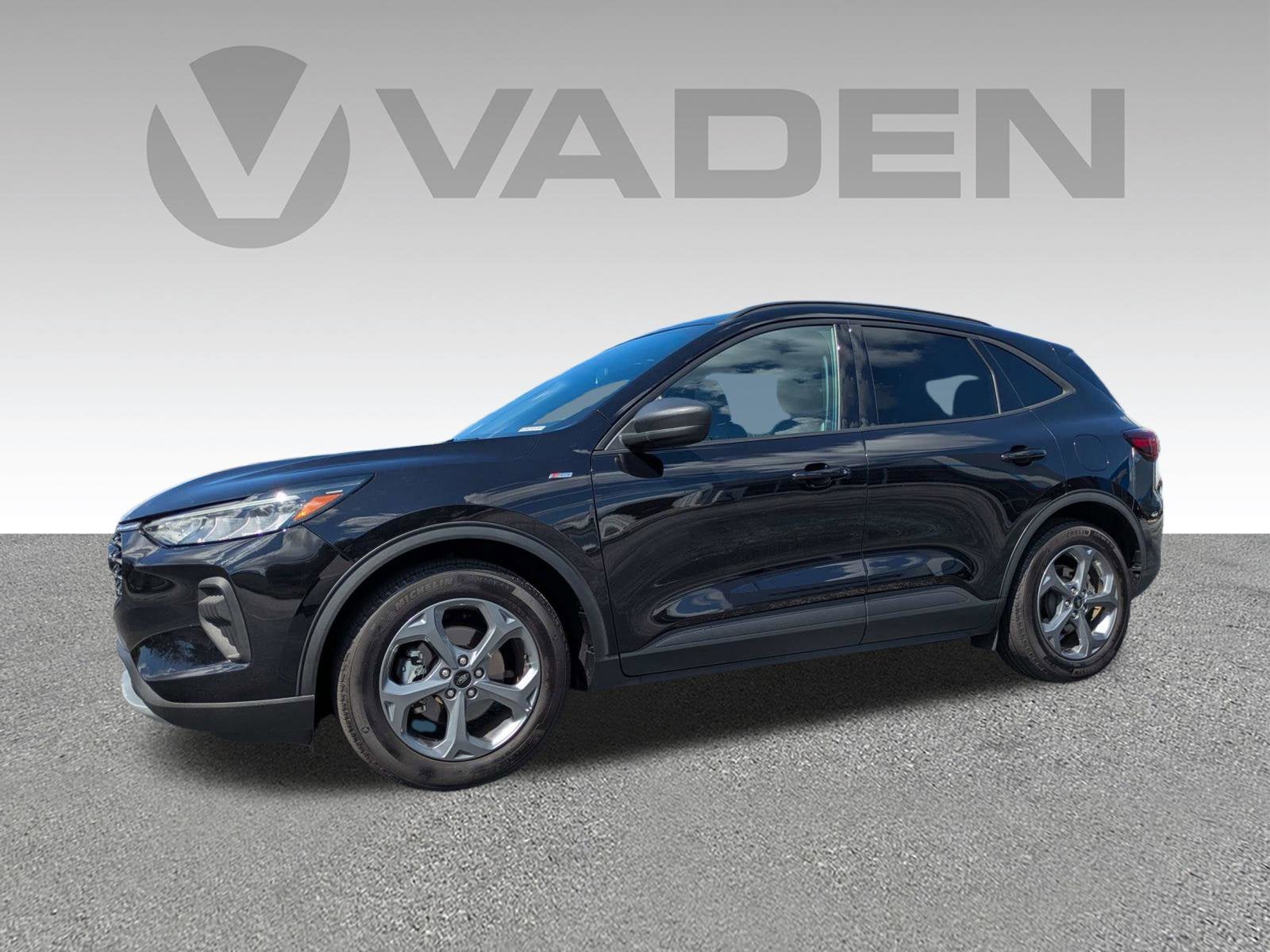 2025 Ford Escape ST-Line FWD's photo