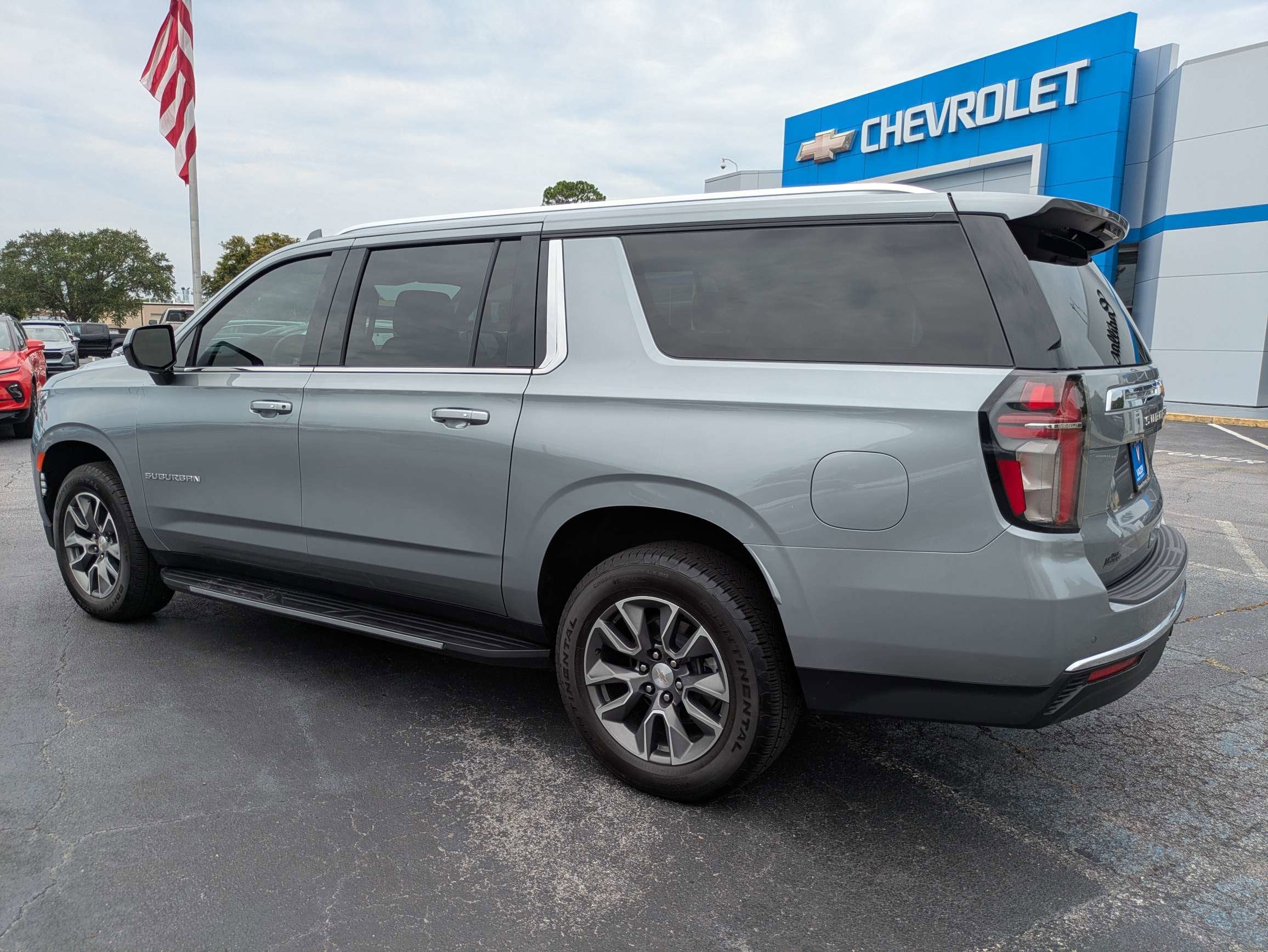 2024 Chevrolet Suburban LS