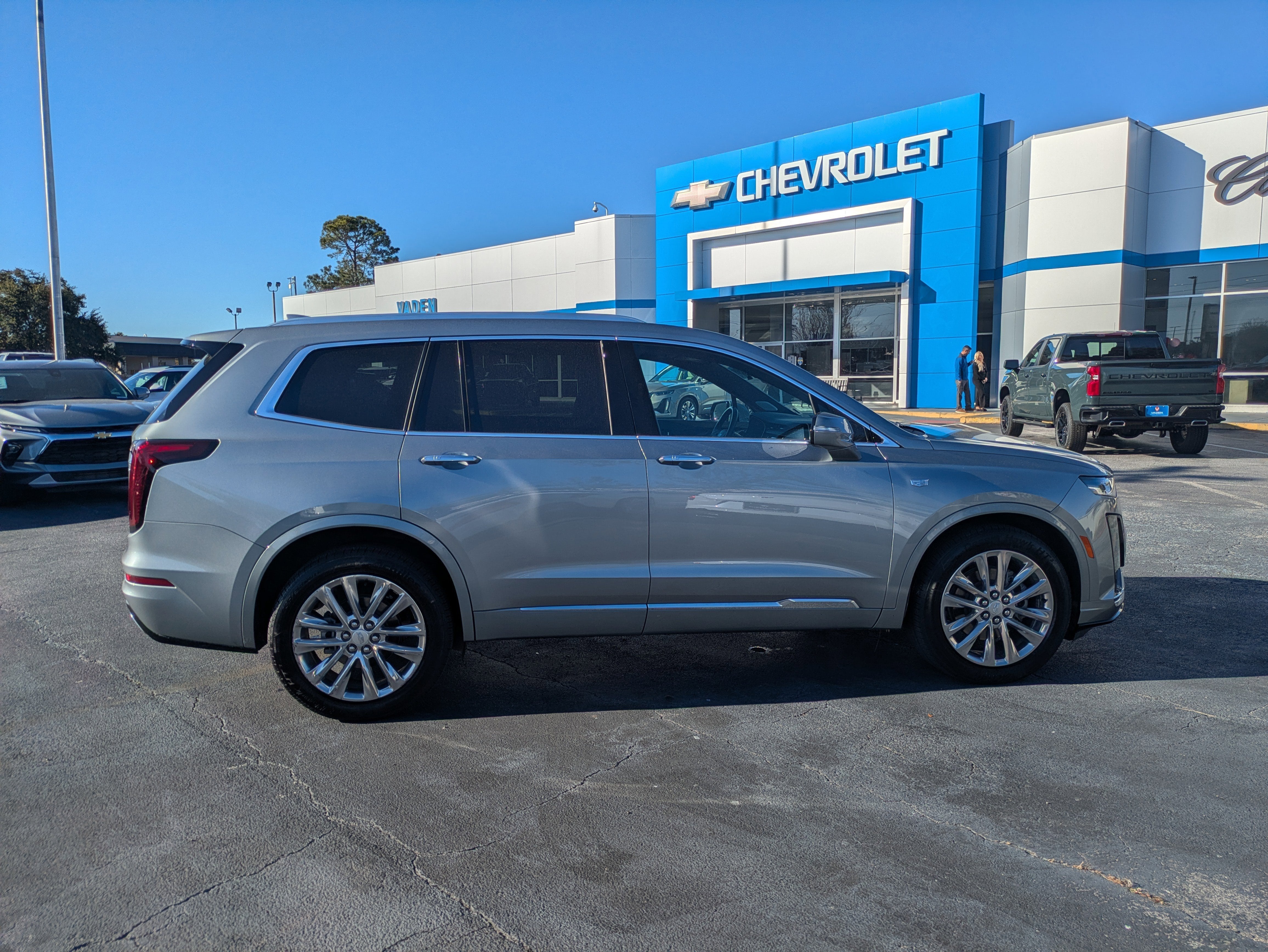 2025 Cadillac XT6 FWD Premium Luxury