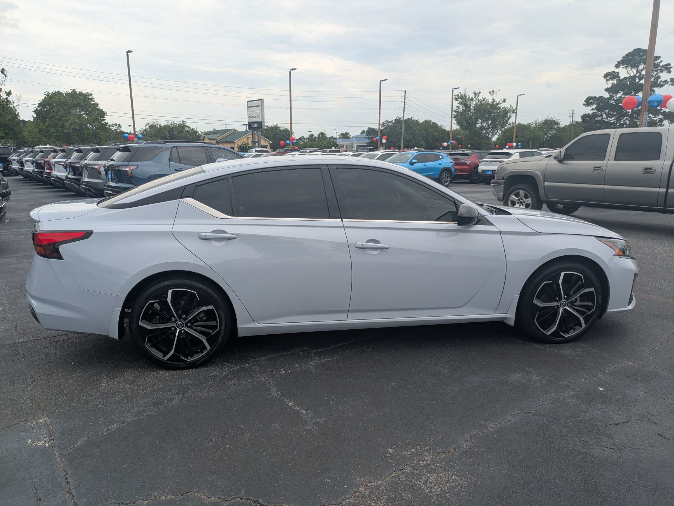 2023 Nissan Altima 2.5 SR