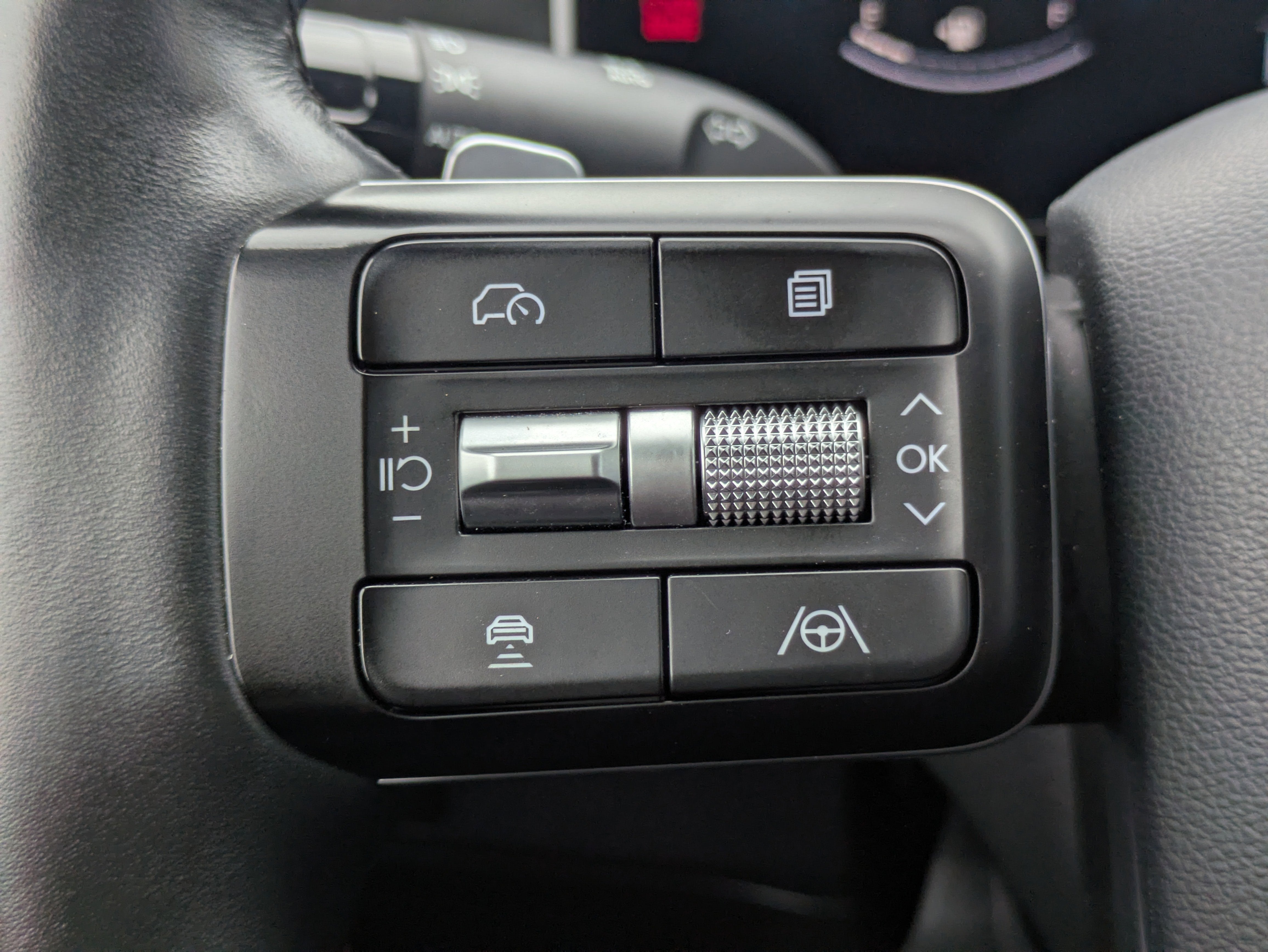 2025 Hyundai Santa Fe SE
