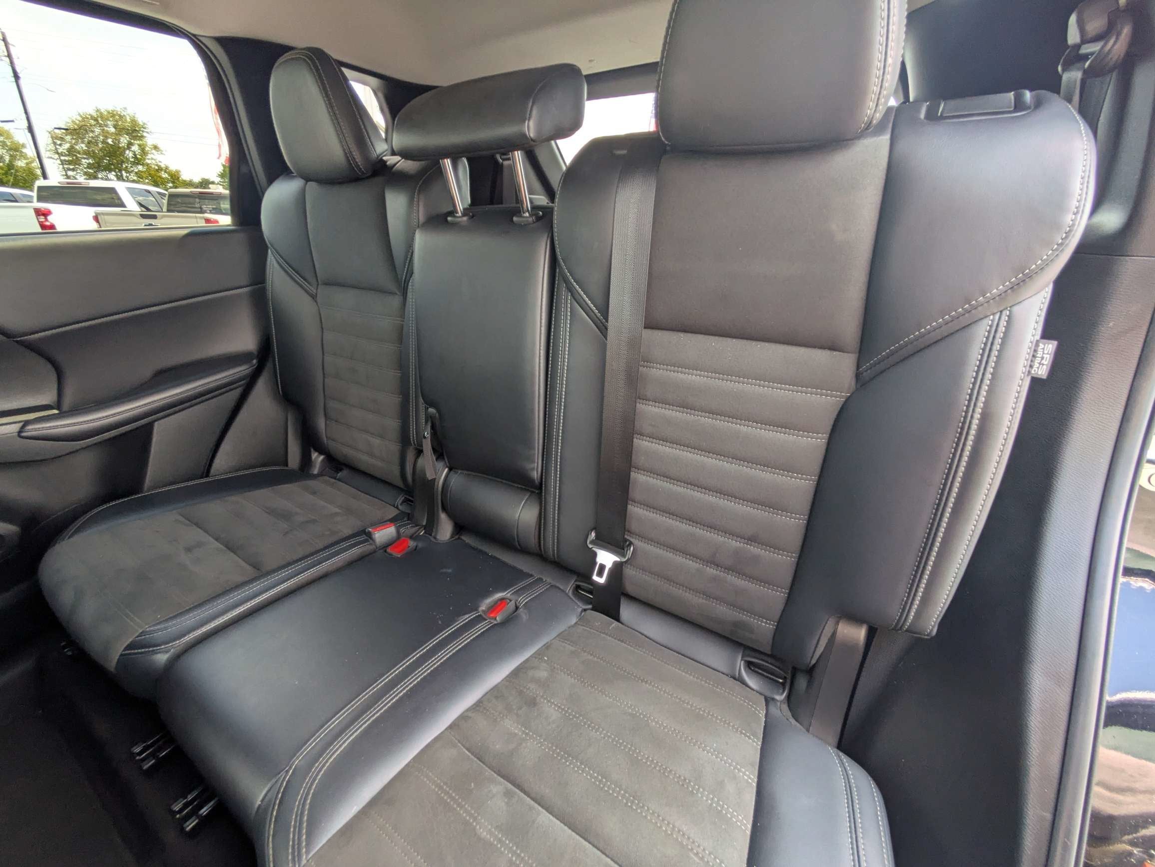 2023 Mitsubishi Outlander SE