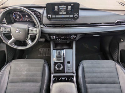 2023 Mitsubishi Outlander SE