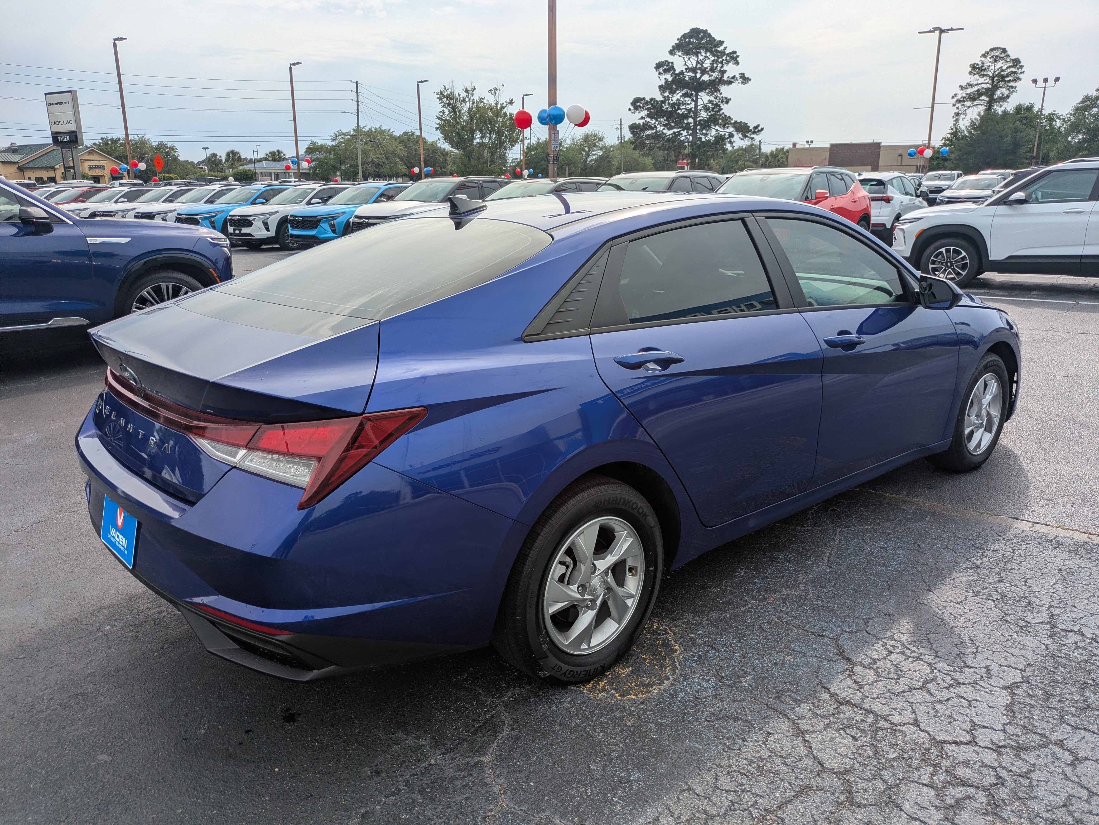 2023 Hyundai Elantra SE