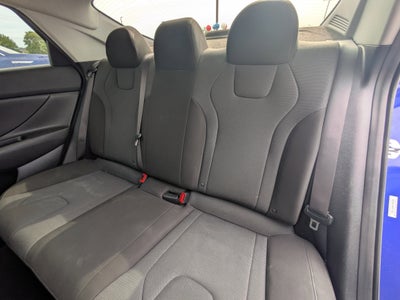 2023 Hyundai Elantra SE