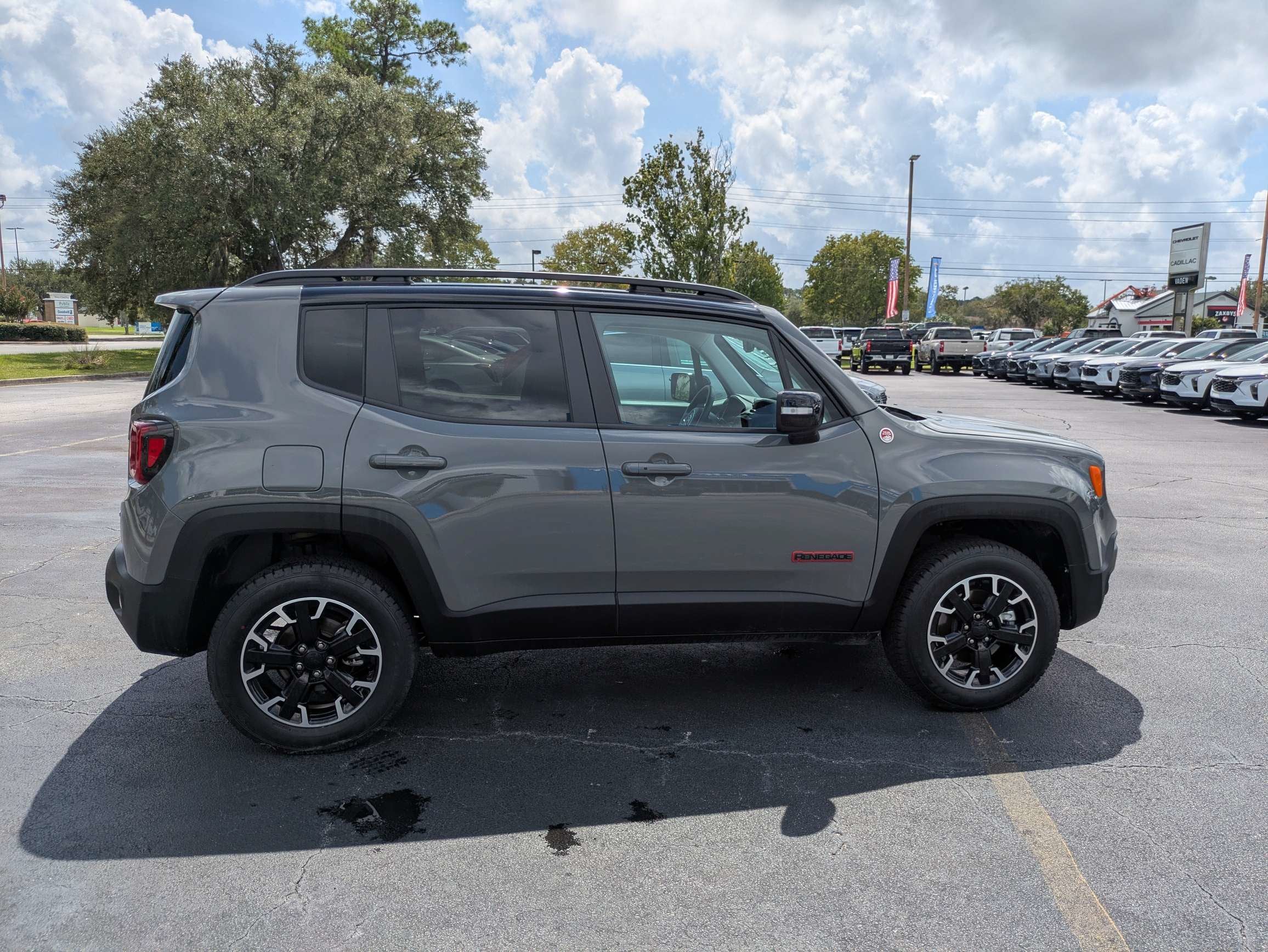 2023 Jeep Renegade Trailhawk