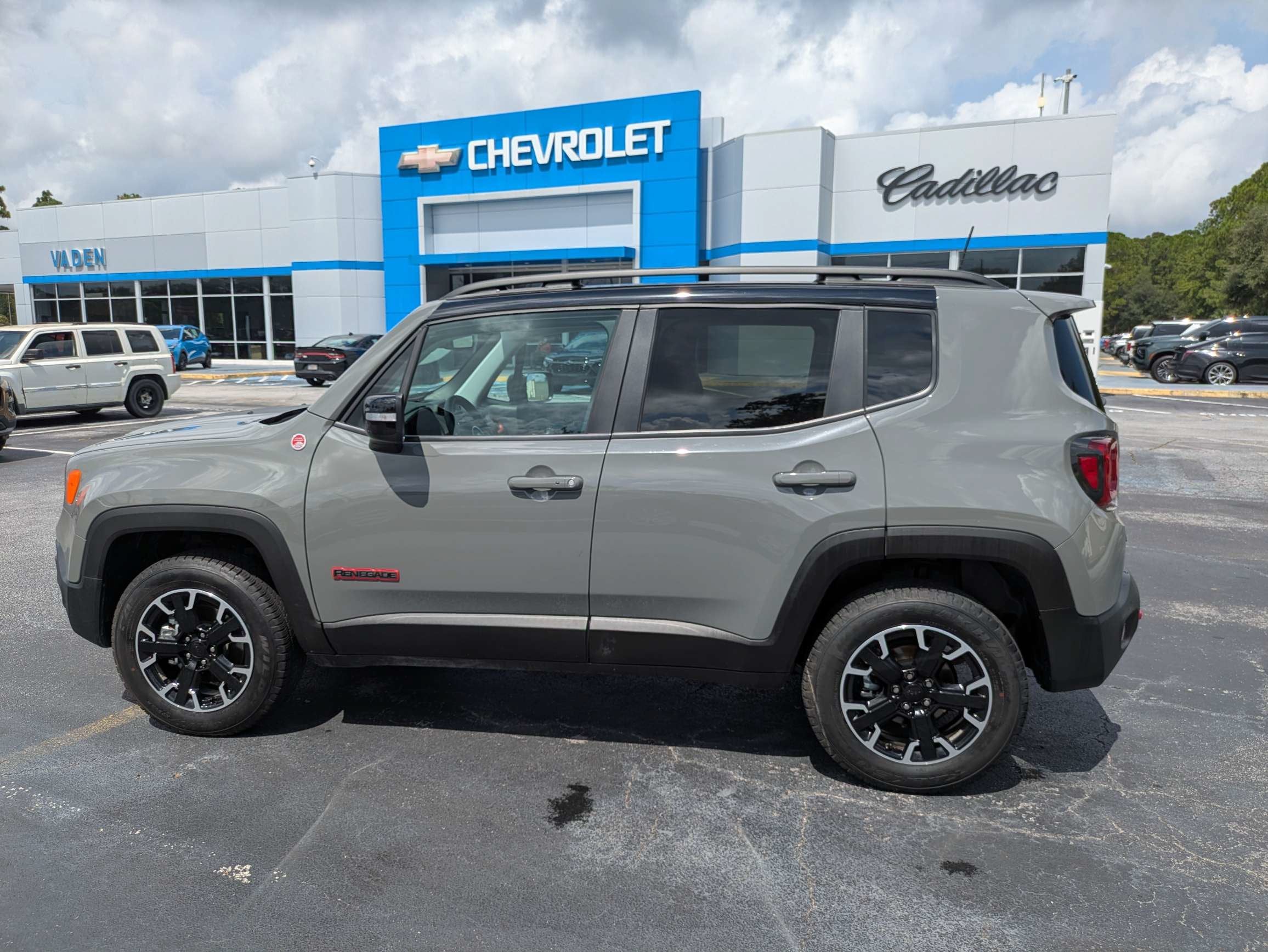 2023 Jeep Renegade Trailhawk