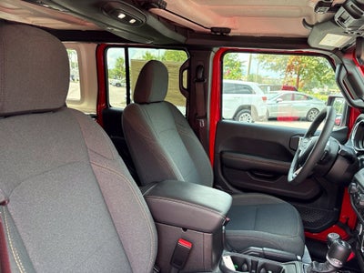 2025 Jeep Wrangler 4-Door Sahara 4x4