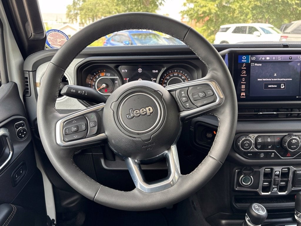 2025 Jeep Wrangler 4-Door Sahara 4x4