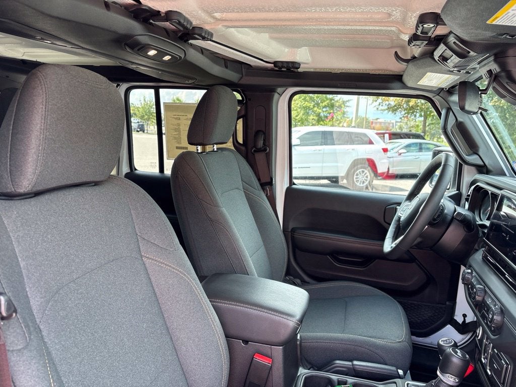 2025 Jeep Wrangler 4-Door Sahara 4x4