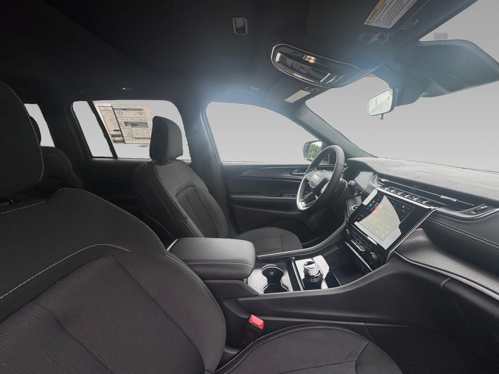 2025 Jeep Grand Cherokee GRAND CHEROKEE LAREDO X 4X2