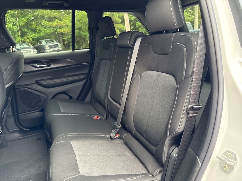 2026 Jeep Grand Cherokee GRAND CHEROKEE LAREDO 4X2