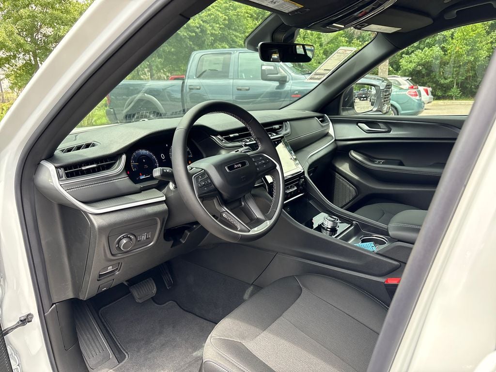 2026 Jeep Grand Cherokee GRAND CHEROKEE LAREDO 4X2