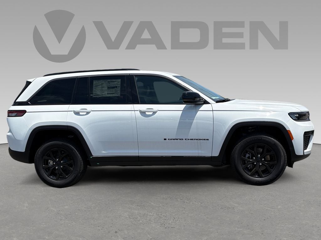 2026 Jeep Grand Cherokee GRAND CHEROKEE LAREDO ALTITUDE 4X2