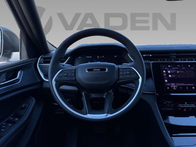 2025 Jeep Grand Cherokee GRAND CHEROKEE LAREDO 4X4