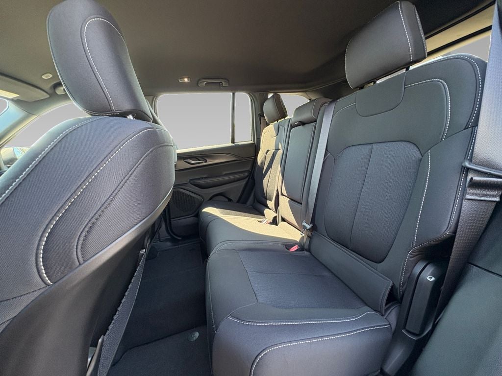 2025 Jeep Grand Cherokee GRAND CHEROKEE LAREDO 4X4