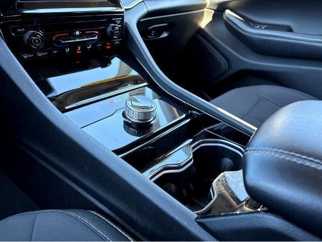 2023 Jeep Grand Cherokee Laredo 4x4