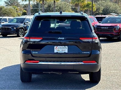 2023 Jeep Grand Cherokee Laredo 4x4