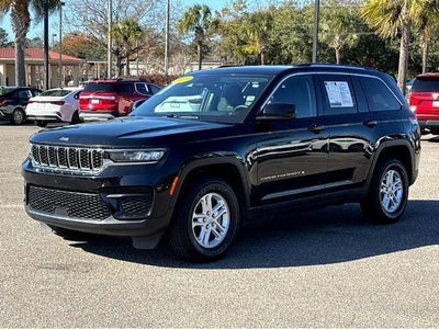 2023 Jeep Grand Cherokee Laredo 4x4