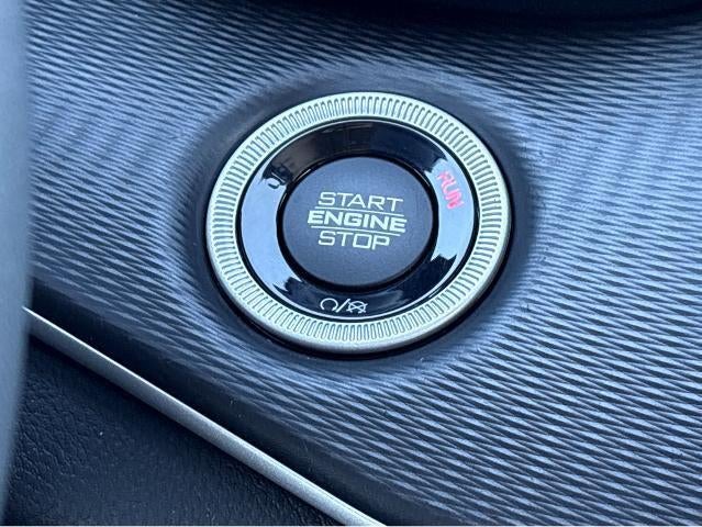 2023 Jeep Grand Cherokee Laredo 4x4