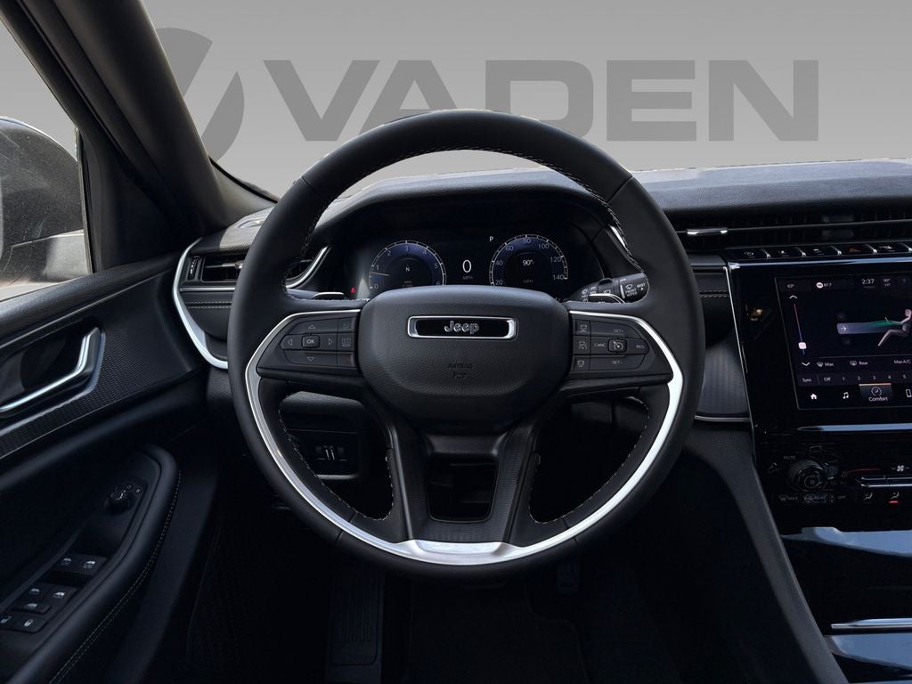 2025 Jeep Grand Cherokee GRAND CHEROKEE LAREDO 4X4