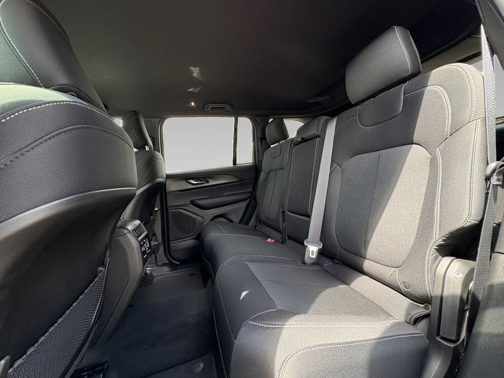 2025 Jeep Grand Cherokee GRAND CHEROKEE LAREDO 4X4