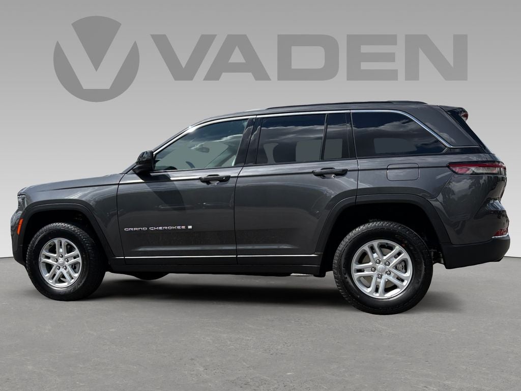 2025 Jeep Grand Cherokee GRAND CHEROKEE LAREDO 4X4