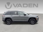 2027 Jeep Grand Cherokee GRAND CHEROKEE LAREDO ALTITUDE 4X4
