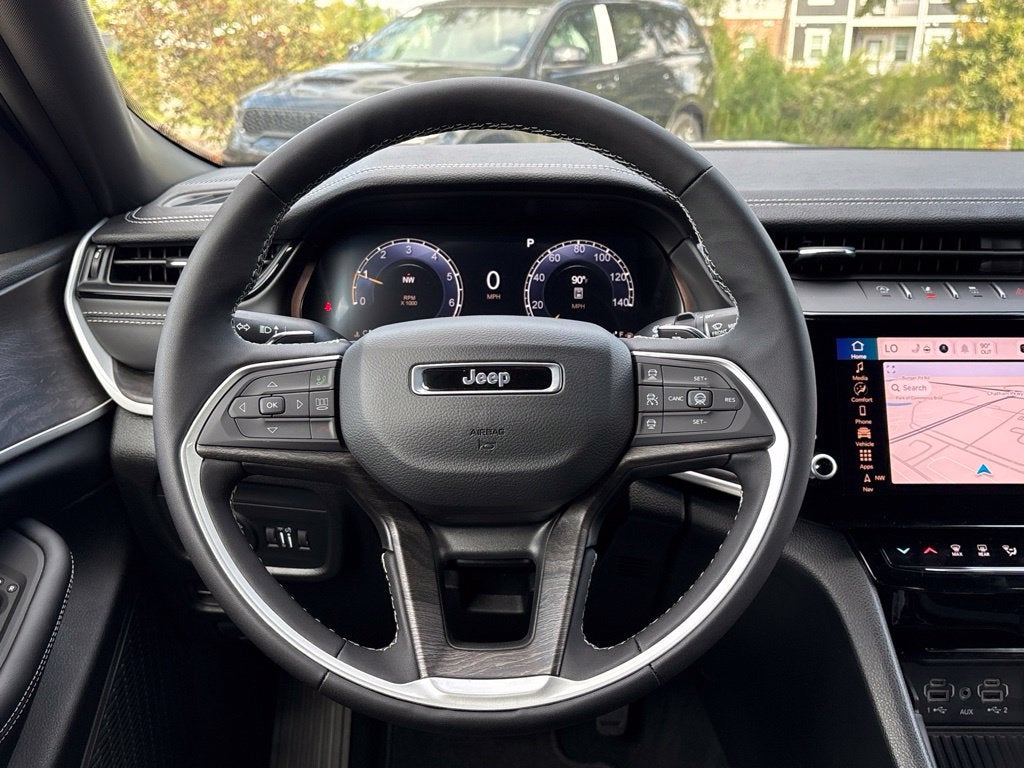 2027 Jeep Grand Cherokee GRAND CHEROKEE LAREDO ALTITUDE 4X4