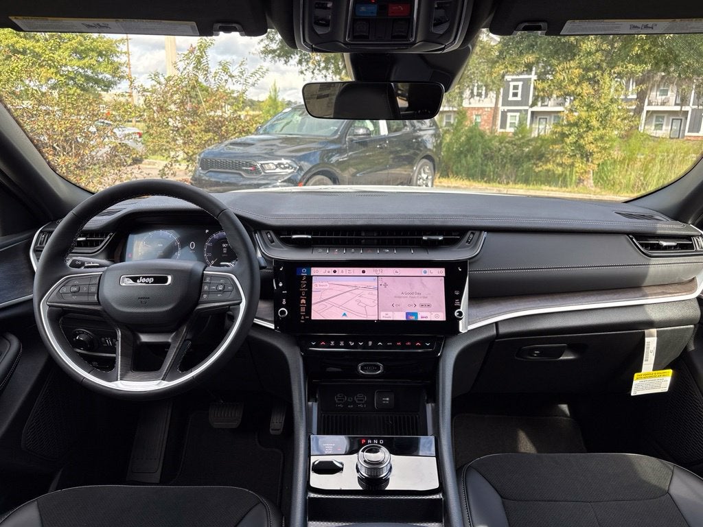 2027 Jeep Grand Cherokee GRAND CHEROKEE LAREDO ALTITUDE 4X4