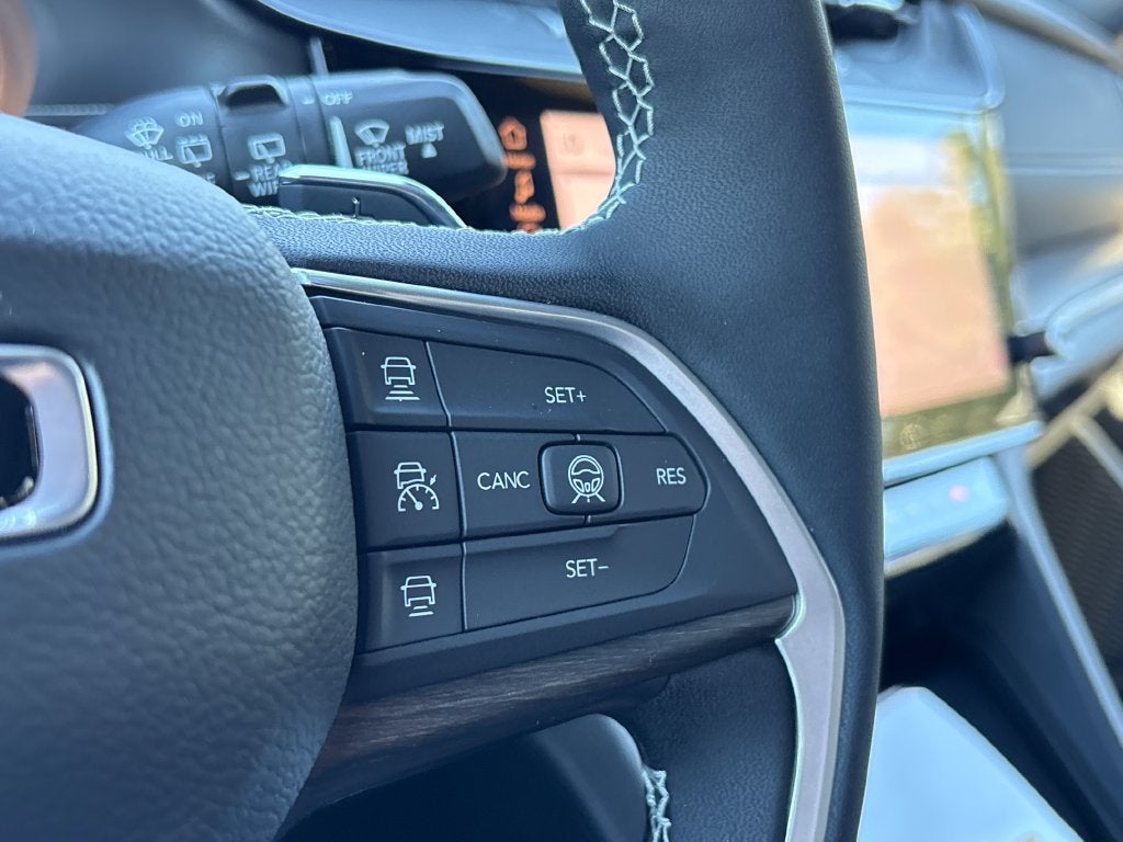 2027 Jeep Grand Cherokee GRAND CHEROKEE LIMITED RESERVE 4X4
