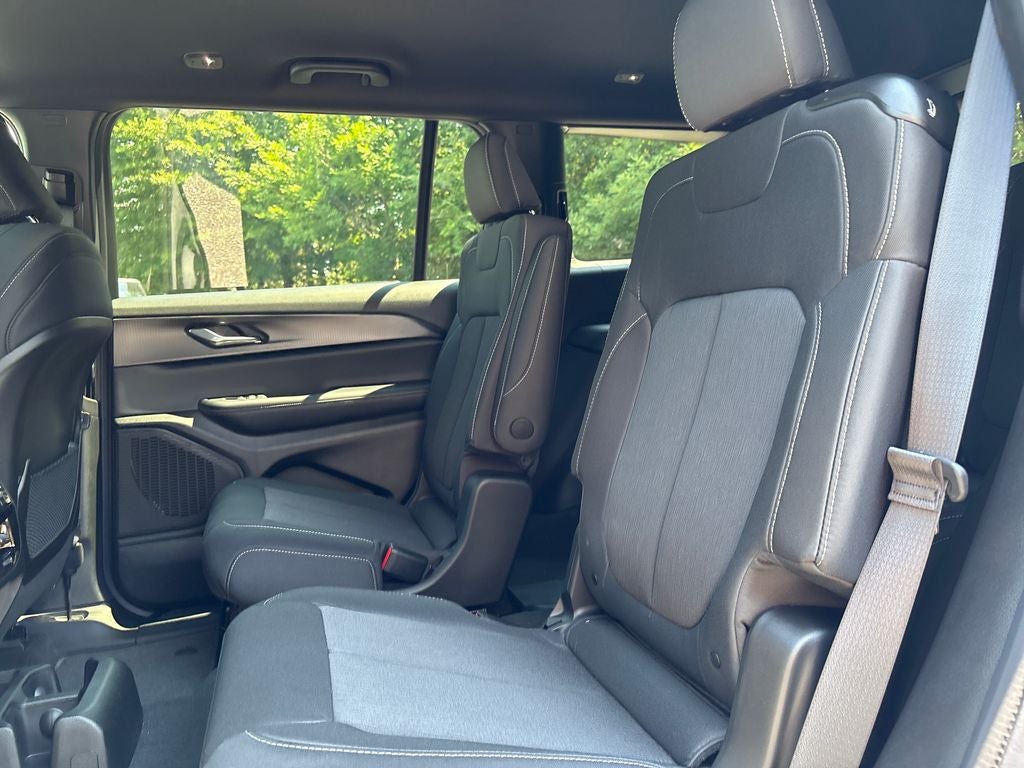 2026 Jeep Grand Cherokee GRAND CHEROKEE L LAREDO 4X2