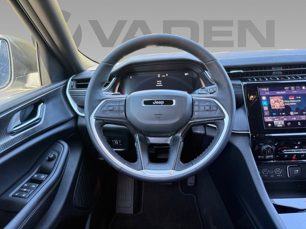 2025 Jeep Grand Cherokee GRAND CHEROKEE L LAREDO 4X2