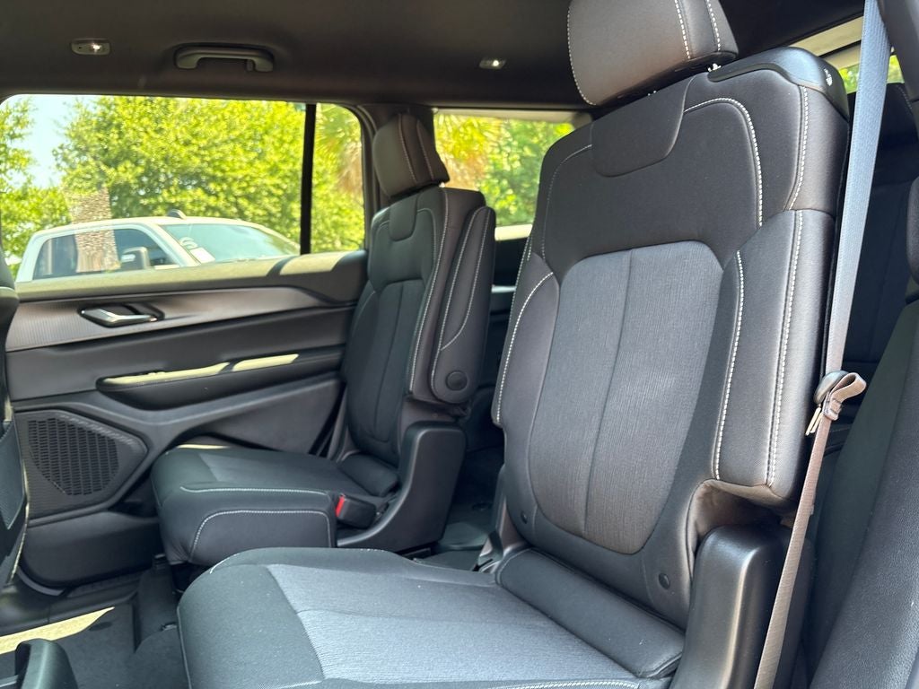 2026 Jeep Grand Cherokee GRAND CHEROKEE L LAREDO 4X2