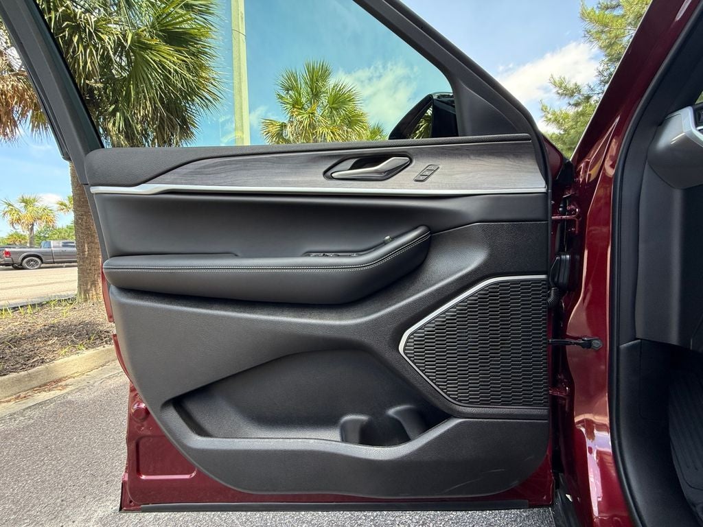 2025 Jeep Grand Cherokee GRAND CHEROKEE L LIMITED 4X2