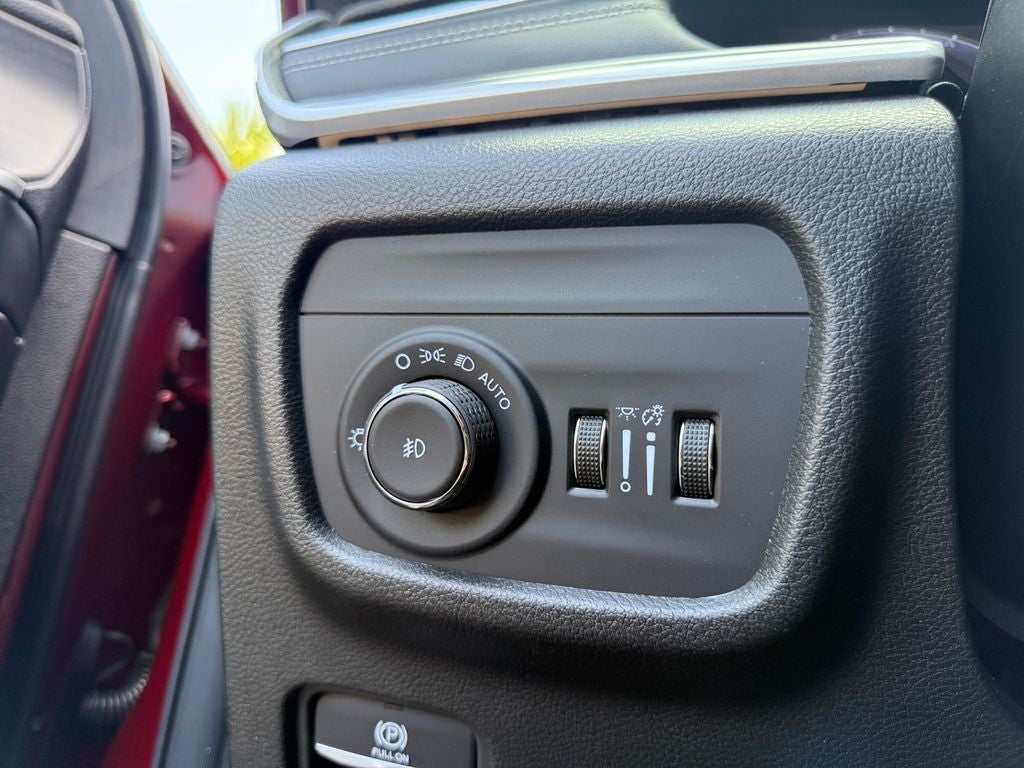 2025 Jeep Grand Cherokee GRAND CHEROKEE L LIMITED 4X2