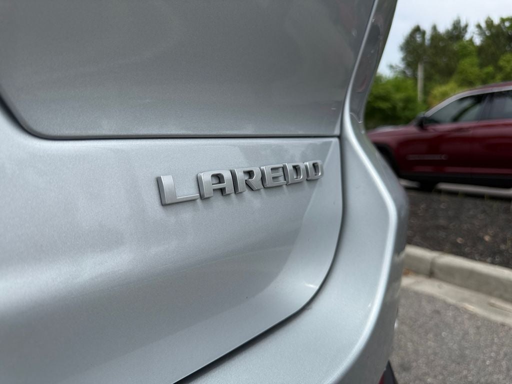 2025 Jeep Grand Cherokee GRAND CHEROKEE L LAREDO X 4X4