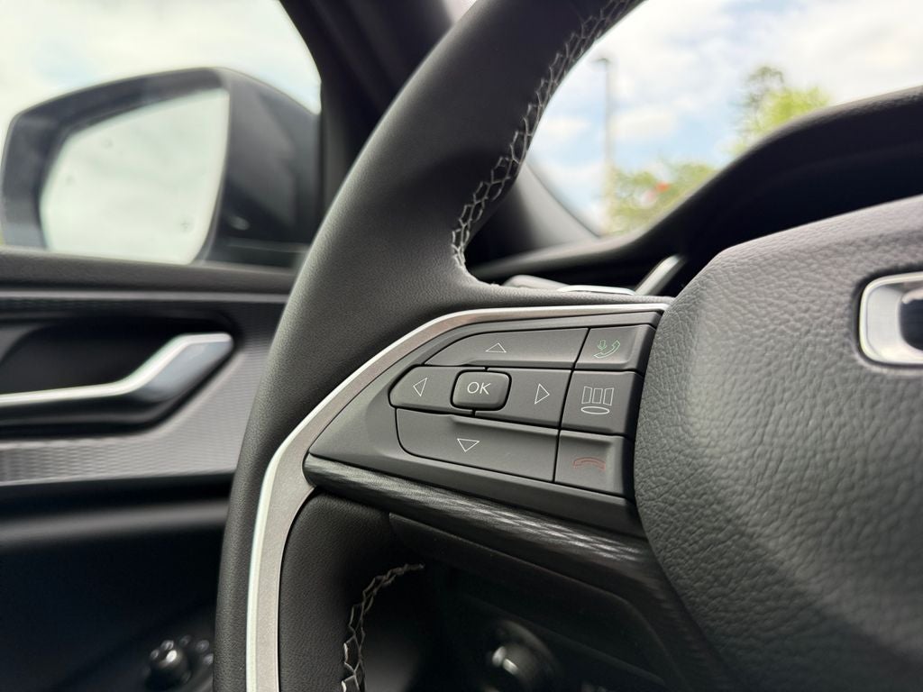 2025 Jeep Grand Cherokee GRAND CHEROKEE L LAREDO X 4X4